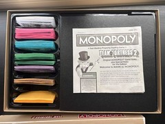 Team Fortress 2 Monopoly Board Game – Good Condition, Everything Included