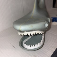 JAWS VINTAGE GAME 1975 IDEAL SHARK AND BOX WITH INCOMPLETE PARTS