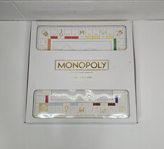 Monopoly Luxury LUXE White and Gold Limited Edition Hasbro 2017