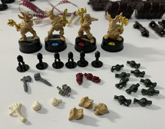2002 Mattel DARK WORLD Fantasy Adventure RPG Board Game Unpainted Figures