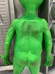 1997 Alien Autopsy Game by R. Marino – w/ 13.75″ Heavy Rubber Alien – Toy