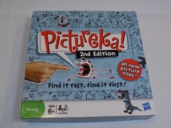 Pictureka! 2nd Edition Family Ages 6+ 2+ Players Fast Board Game Hasbro COMPLETE