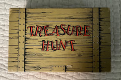 Vintage 1941 Treasure Hunt Game – Original Box – Pieces of Eight CARDBOARD