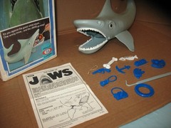 Vintage 1975 Ideal THE GAME OF JAWS Shark Missing Fin w/ Box