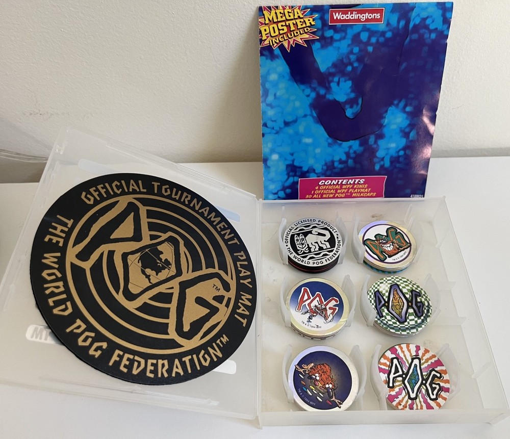 The World POG Federation Micro Tournament Game Pack 30 Pogs , 4 WPF Kinis, mat