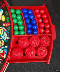 Vintage Pixie Toys Special Deluxe Chinese Checkers Round Tin Game #802