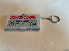 1998 Hasbro Parker Brothers MONOPOLY KEY CHAIN BOARD, 2 GAME PIECES & DICE-Fun!