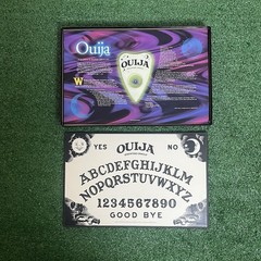 Ouija Board Glow In The Dark Parker Brothers Game Vintage 2001 Complete
