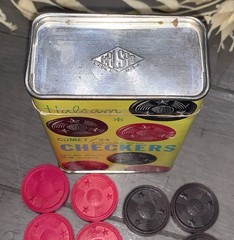 B7 Vintage 1950s Halsam Comet 24 Embossed Wood Checkers In cardboard Tin #518