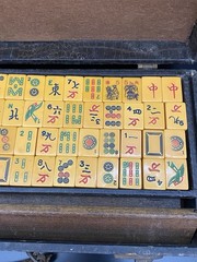 Nice Lot of 153 Vintage Bakelite Mah Jong Mahjong Tiles + 4 Racks W/ Case & Dice