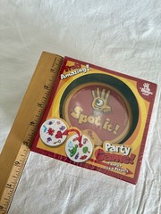 BRAND NEW Spot it! Dobble party card game by Asmodee mint sealed in box