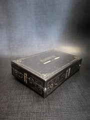 Phantom Ink – A Team-Based Deduction Race Game For 4-8 Players