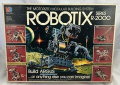 1985 Robotix R-2000 by Milton Bradley Complete Barely Used FREE SHIPPING