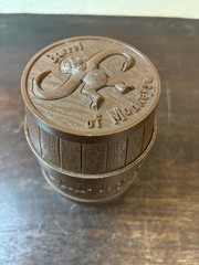 Vintage Barrel Of Monkeys Game 1966 No. 8312 Lakeside Toys, 25 monkeys, 4 broken