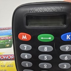 Monopoly Electronic Banking Credit Card Unit & 6 Cards 2011 Non Working