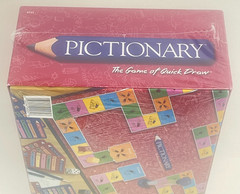 Pictionary The Game of Quick Draw Board Game 2000 Hasbro Sealed