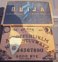 Pre Parker Bros Ouija Board William Fuld Baltimore 1960s w Box/ Planchette RARE