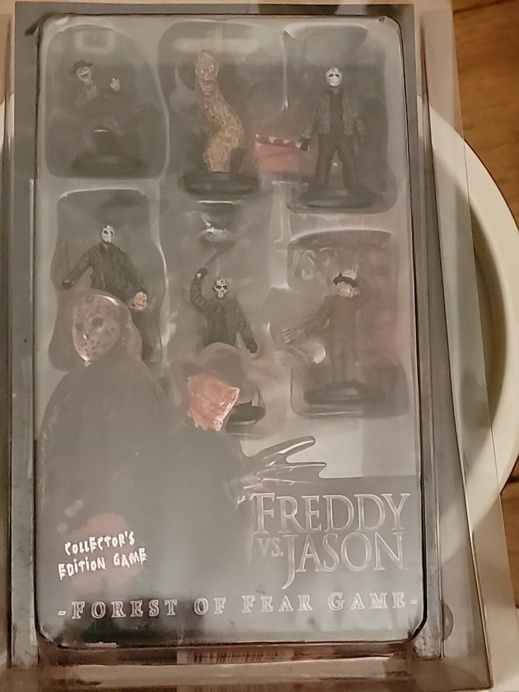 NECA Wizkids Freddy Krueger Vs Jason Voorhees Forest of Fear Game 6 figures