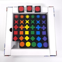 Qwirkle Board Game COMPLETE 108 Tiles Shapes Colors Good Strategy MindWare