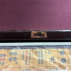 1940s Butterscotch Bakelite Mahjong Mah Jongg Set MET Games NY 148 Tiles