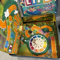 The Game of Life Collector’s Edition Tin. 100% COMPLETE MB Great Condition.