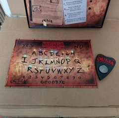 Hasbro Stranger Things Ouija Board Game Complete + Season 1 DVD Unopened +Poster