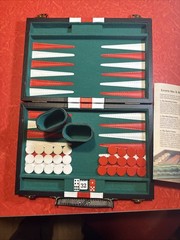 Backgammon Game 8 1/4″ x 11″ Green Red White in Black Travel Case Missing 1 Chip