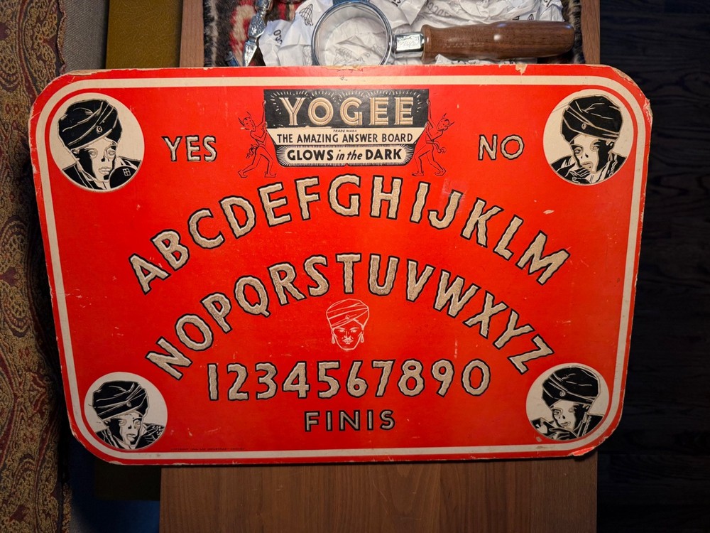 Yogee The Amazing Answer Board 1944