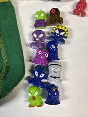 Gogos Crazy Bones Mixed Lot With Aliens Eggy Glitter Plus and Collector’s Pouch