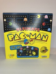 Ultimate PAC-MAN Board Game – Retro Arcade Classic – New