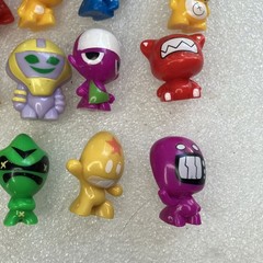 Lot of 20 Gogos Crazy Bones Figures As Shown
