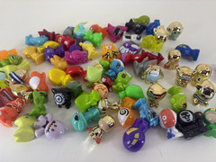 Gogo’s Crazy Bones Lot of 71 Figurine Toys Miniatures Mixed Series 12 Gold