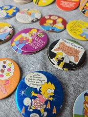 The Simpsons Pickers Lot Of 102 Pogs Tazos Magic Box 2005 Espanol / Ingles