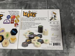 HIVE BOARD GAME BY JOHN YIANNI SMART ZONE GAMES – COMPLETE + TRAVEL BAG GEN42