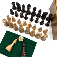 House of Chess Grand Master Staunton Set 3-3/4″ King 2 Queens Acacia Boxwood