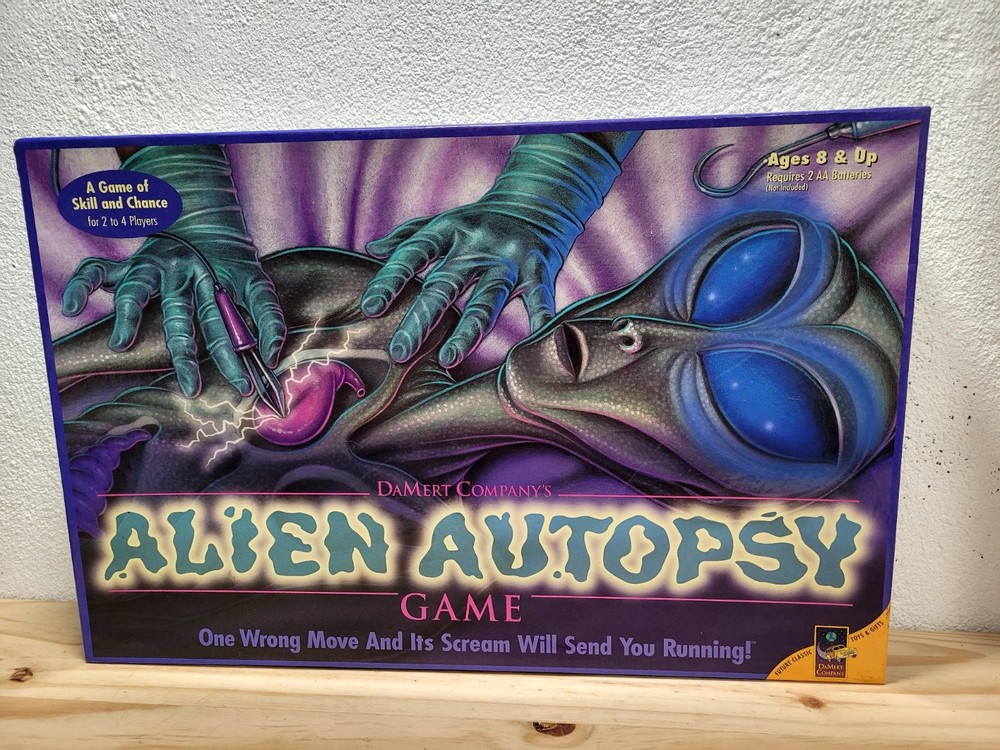 Alien Autopsy Board Game 1997 Damert Company 100% Complete Tested Works