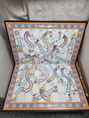 Hasbro 1999 Chutes And Ladders Board Game ( Complete)
