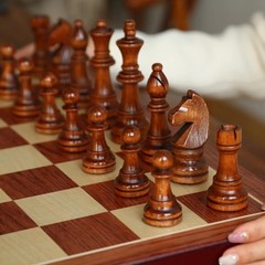 20″ Extra Large Solid Walnut Wooden Chess Set with 2 Extra Queen Pieces – Kin…