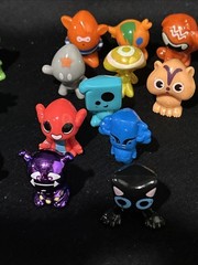 Lot Of 21 Gogo’s Crazy Bones Mini Figures Loose and Red Carrying Case