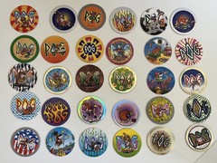 The World POG Federation Micro Tournament Game Pack 30 Pogs , 4 WPF Kinis, mat