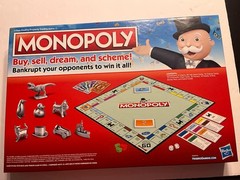 Hasbro Monopoly C1009 Classic Board Game 2-6 Players 8+ Years Family COMPLETE