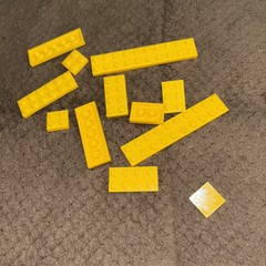 Lego Lot of Yellow Bricks – Please Read Description – Lot 240