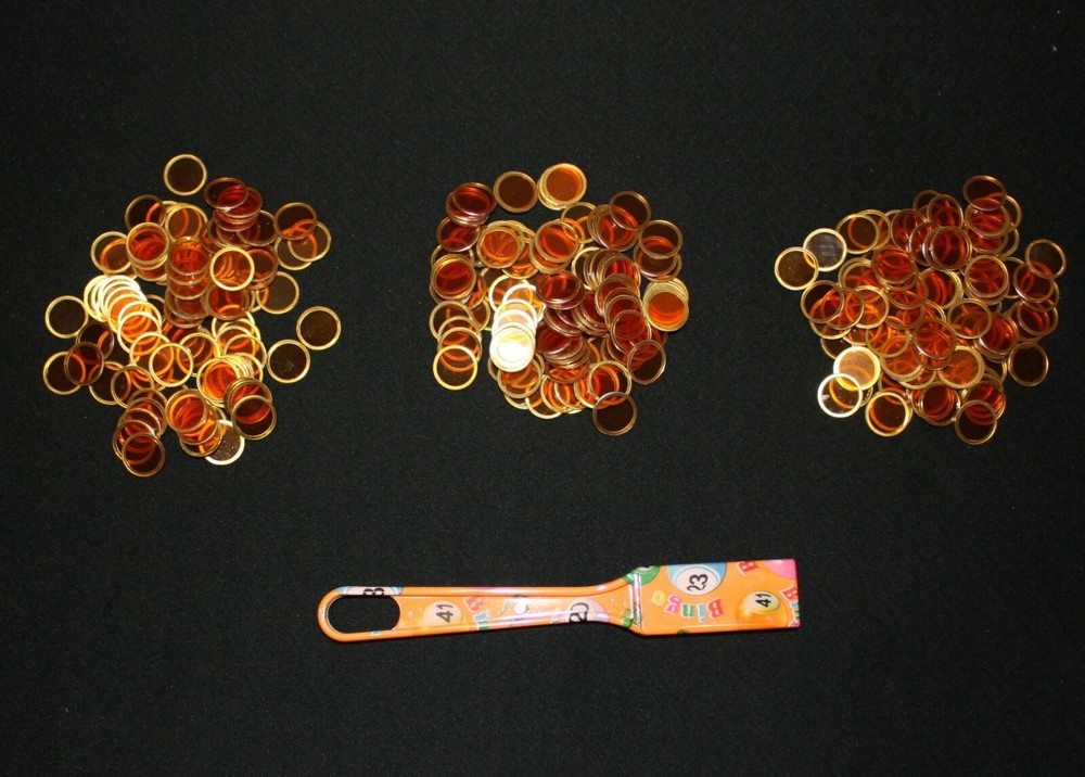 Magnetic Designer Orange Bingo Wand and 300 Chips Markers – Use on paper sheets