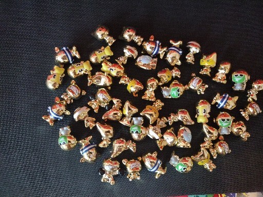 GOLD SERIES Gogos Crazy Bones Lot of 150 PC .Read description