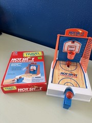 Vintage 1992 COMPLETE Milton Bradley Travel Hot Shot Basketball Game with Box