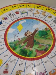 2007 Curious George Self Correcting Puzzle by Universal Complete Pre-owned