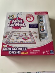 5 Surprise Mini Brands! Mini Market Dash! Board Game Boxed w/ 4 Minis Ages 5+ 2+