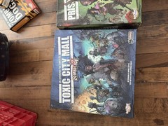 Zombicide board game lot – Zombicide – Toxic City – Prison Outbreak + extras