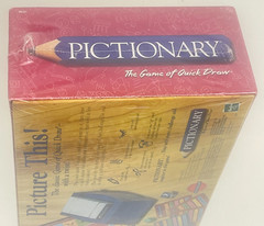 Pictionary The Game of Quick Draw Board Game 2000 Hasbro Sealed