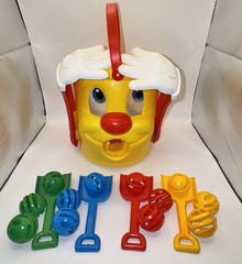 1991 Pressman Toys Mr Bucket Game COMPLETE Shovels Balls WORKS
